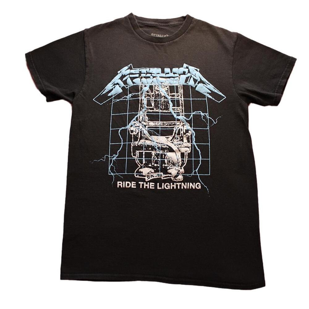 Grunge Black Puff Print Metallica Graphic Tee - Picture 5 of 5